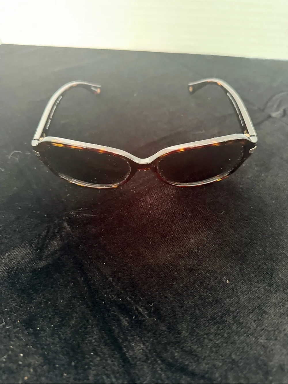 Coach HC8105 Amber Sunglasses Tortoise Ocelot Frame W/ Signature Case & Cloth